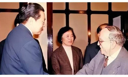 10岁8个月来月经正常吗-10岁8个月来了正常吗网 - 10岁八个月来月经到底会不会长高,十岁八个月来月经要几天干净